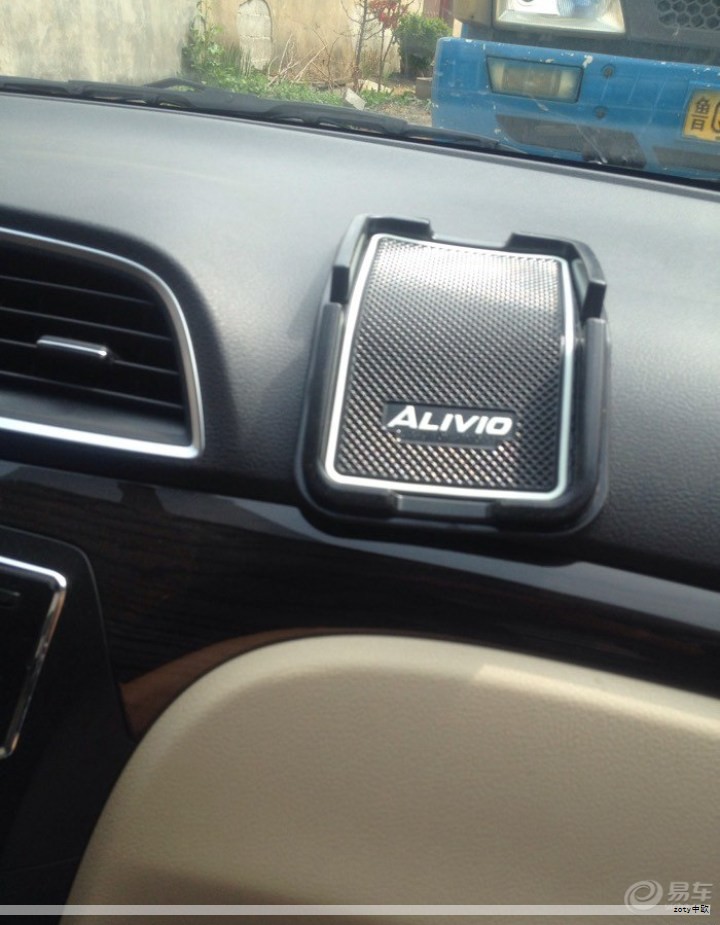 TENMA系列收纳盒以透明可视设计和模块化结构著称,是家庭整理的高效助手。它通过简洁的抽屉式布局,帮助将内衣、袜子、毛巾、饰品、文具等物品分门别类地收纳,显著提升衣柜和储物间的整洁度。 TENMA系列收纳盒以透明可视设计和模块化结构著称,是家庭整理的高效助手。它通过简洁的抽屉式布局,帮助将内衣、袜子、毛巾、饰品、文具等物品分门别类地收纳,显著提升衣柜和储物间的整洁度。