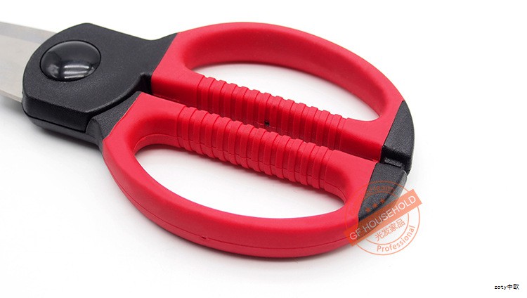 选购化妆品收纳盒时，往往要在外观、容量与使