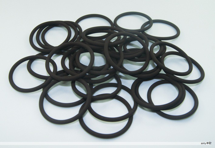 在安徽池州市，日常生活中的一次性餐具如吸管