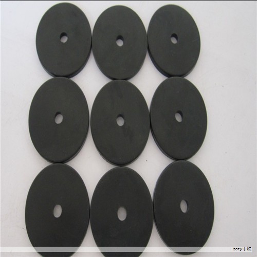 前段时间曾简要介绍过下山桩的养护要点,本文聚焦一个常被忽略但非常实用的工具——塑料袋在桩材养护中的作用及正确用法。 前段时间曾简要介绍过下山桩的养护要点,本文聚焦一个常被忽略但非常实用的工具——塑料袋在桩材养护中的作用及正确用法。