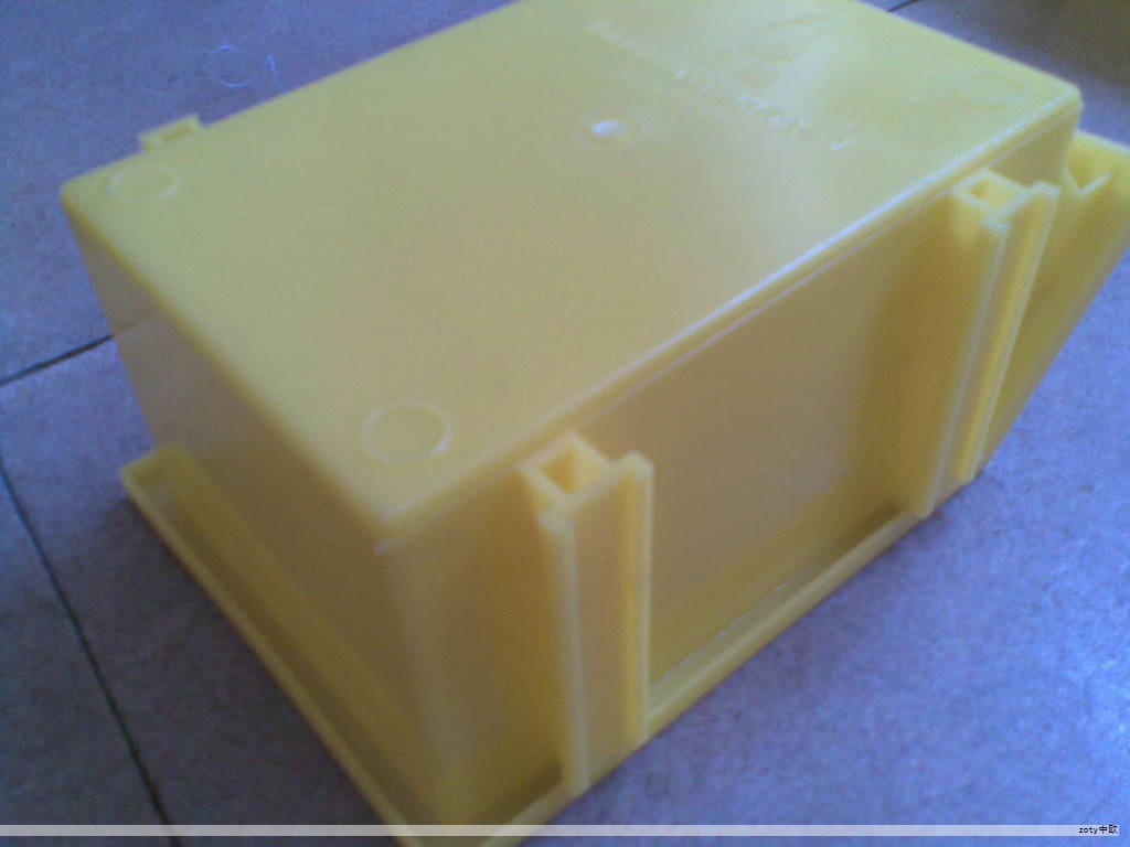 精密注塑是一种将塑料材料在高温下熔融并通过高压注入模具腔体、快速成型出符合要求的制品的关键加工工艺,广泛应用于电子、汽车、医疗等领域。其全过程通常可分为以下五个阶段: 精密注塑是一种将塑料材料在高温下熔融并通过高压注入模具腔体、快速成型出符合要求的制品的关键加工工艺,广泛应用于电子、汽车、医疗等领域。其全过程通常可分为以下五个阶段: