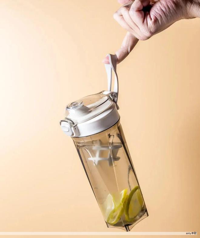 国内宠物用品OEM代加工厂商在若干关键区域布局扎实,凭借完备的产业资源、精湛的制造工艺和高效的供应链体系,为行业提供稳定的代加工能力。 国内宠物用品OEM代加工厂商在若干关键区域布局扎实,凭借完备的产业资源、精湛的制造工艺和高效的供应链体系,为行业提供稳定的代加工能力。