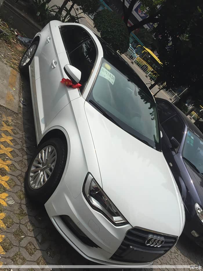 在日常生活中,很多看似“废物”的小物件,其实都隐藏着大智慧。以下十余个家居巧思,零花钱就能解决生活难题,提升居家便利性与整洁度。 在日常生活中,很多看似“废物”的小物件,其实都隐藏着大智慧。以下十余个家居巧思,零花钱就能解决生活难题,提升居家便利性与整洁度。