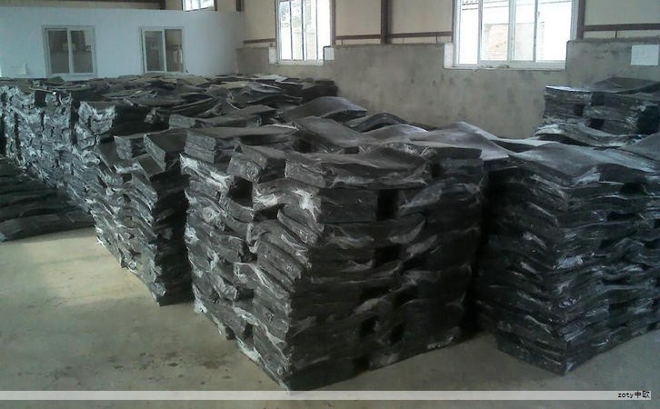 包装在食品流转与售卖中不仅要展示品质,还要守护新鲜度。凭借材料特性与灵活设计,塑料包装盒实现了这两点的平衡:透明展示食材状态的同时,借助密封性保护风味与品质,成为食品行业广泛采用的实用选择,确保从陈列到食用的各个环节都保持理想状态。 包装在食品流转与售卖中不仅要展示品质,还要守护新鲜度。凭借材料特性与灵活设计,塑料包装盒实现了这两点的平衡:透明展示食材状态的同时,借助密封性保护风味与品质,成为食品行业广泛采用的实用选择,确保从陈列到食用的各个环节都保持理想状态。