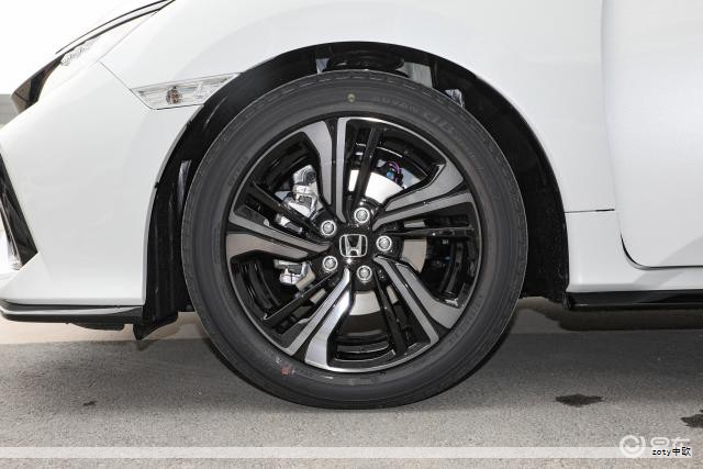 双螺杆挤出机在塑料加工领域具有重要地位，广泛用于粒化、改性以及各类塑料成型前处理。以下从结构与工作原理、制造工艺及应用领域三方面进行系统阐述，便于理解与选型。