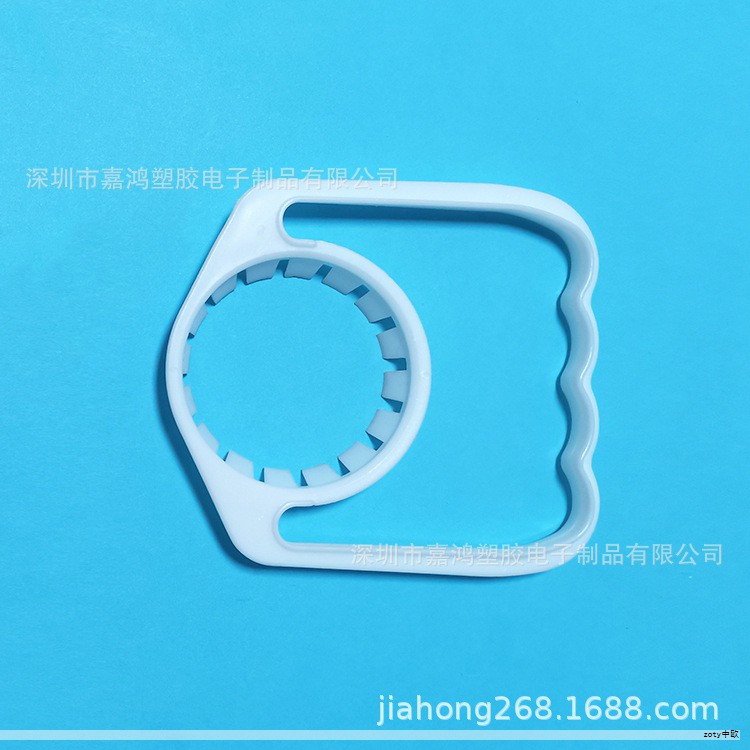 在制造业持续繁荣的背景下,高精密注塑模具加工行业迎来前所未有的机遇与挑战,未来的发展将聚焦四大关键方向。 在制造业持续繁荣的背景下,高精密注塑模具加工行业迎来前所未有的机遇与挑战,未来的发展将聚焦四大关键方向。