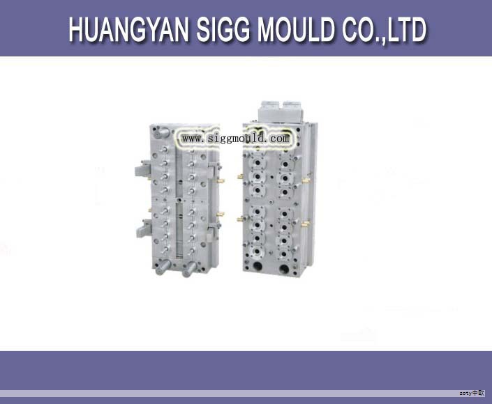 双向拉伸塑料土工格栅是一种以高分子聚合物为材料，经挤出、成板、冲孔后再进行纵向横向拉伸而成的合成土工材料。广泛用于增大路基承载力、延长路基使用寿命，防止路面坍塌或产生裂纹，保持地面美观整齐；施工便捷、节省时间与人力，降低维修费用，适用于堤坝与路基补强、边坡防护、洞壁补强，以及大型机场、停车场、码头货场等永久性基建的加固与保护。