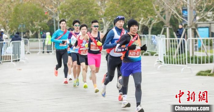 52所高校728名跑者齐聚上海徐汇滨江，2023高校百