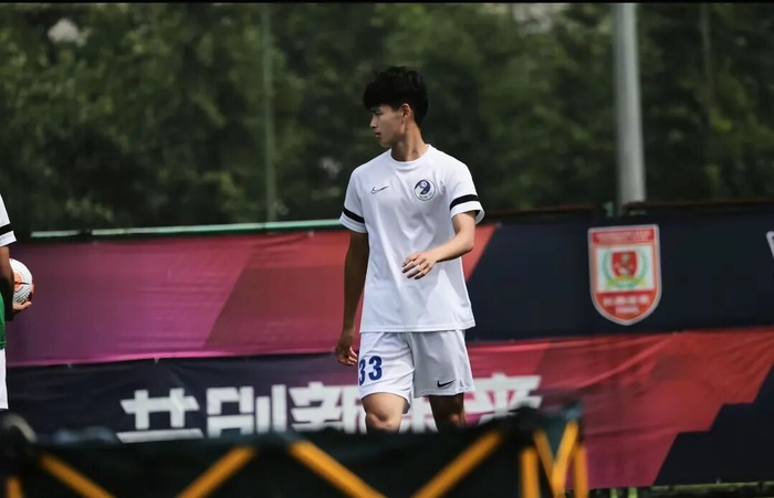 18岁新援邓捷夫中超首秀惊艳 跑动数据登顶