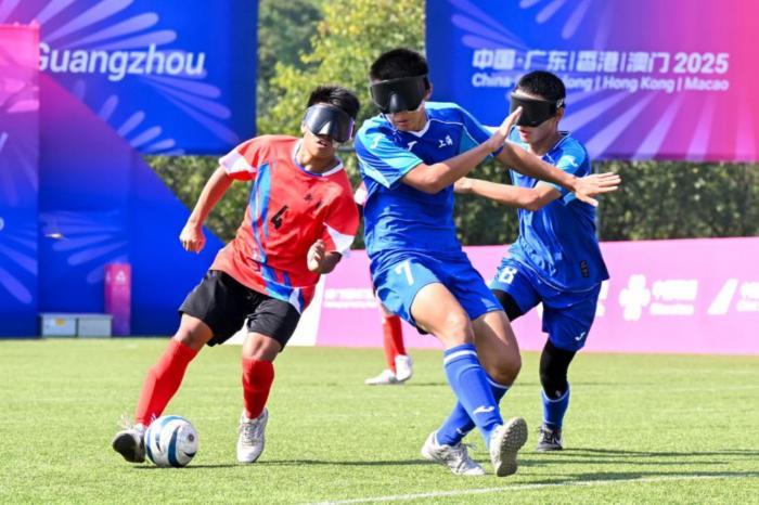 新疆盲人足球队首次亮相残特奥会 用喂喂喂诠释