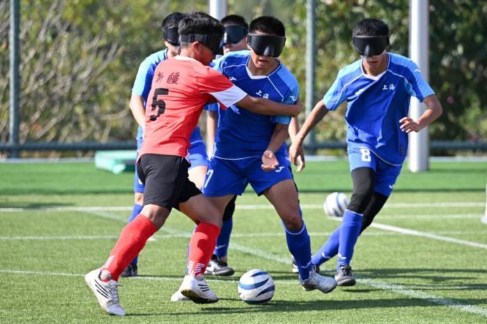 新疆盲人足球队首次亮相残特奥会 用喂喂喂诠释