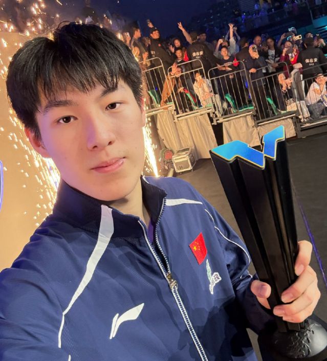 19岁温瑞博太原挑战赛双冠王：男单逆转夺冠世界