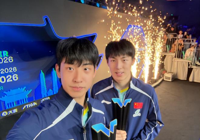 19岁温瑞博太原挑战赛双冠王：男单逆转夺冠世界