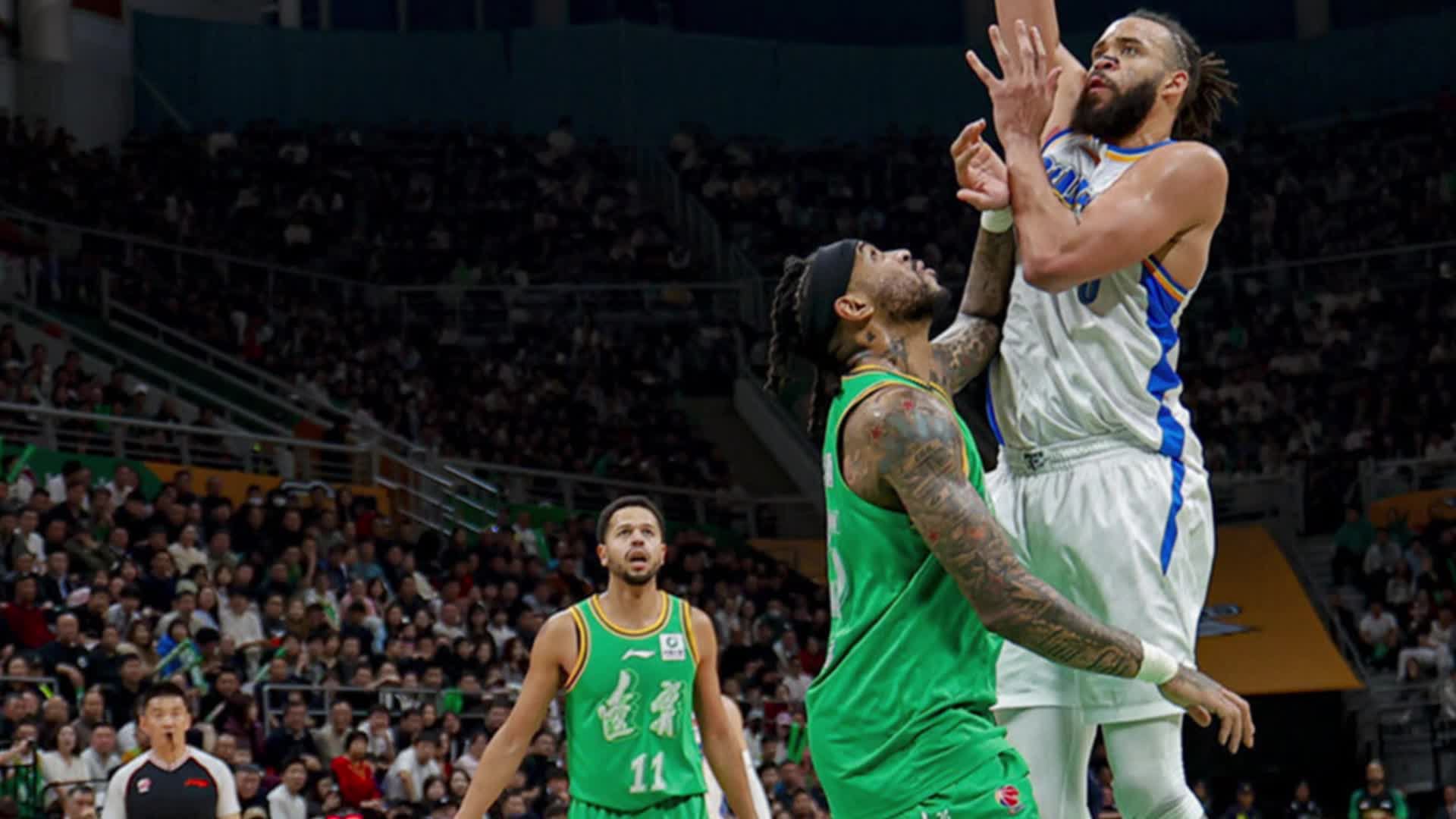 辽宁男篮主场力克北京队 末节逆转引爆全场